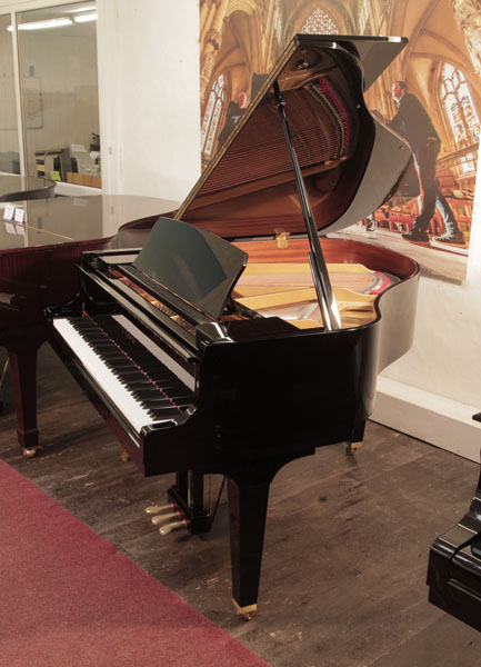 Reconditioned,  2020, Kawai GL-10 baby  grand piano for sale with a black gloss case. 